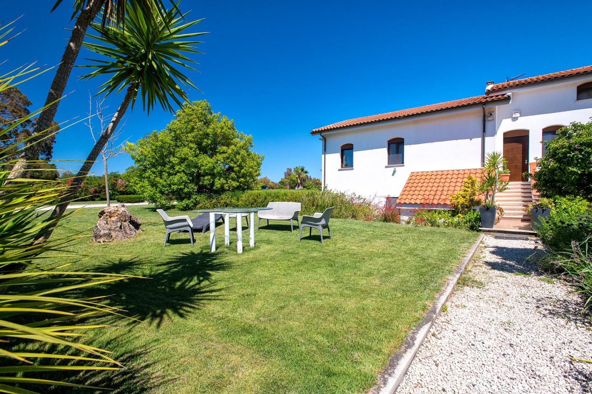 Sardinia Re - Villa Fioretta Flowers Apartments Olmedo Bagian luar foto