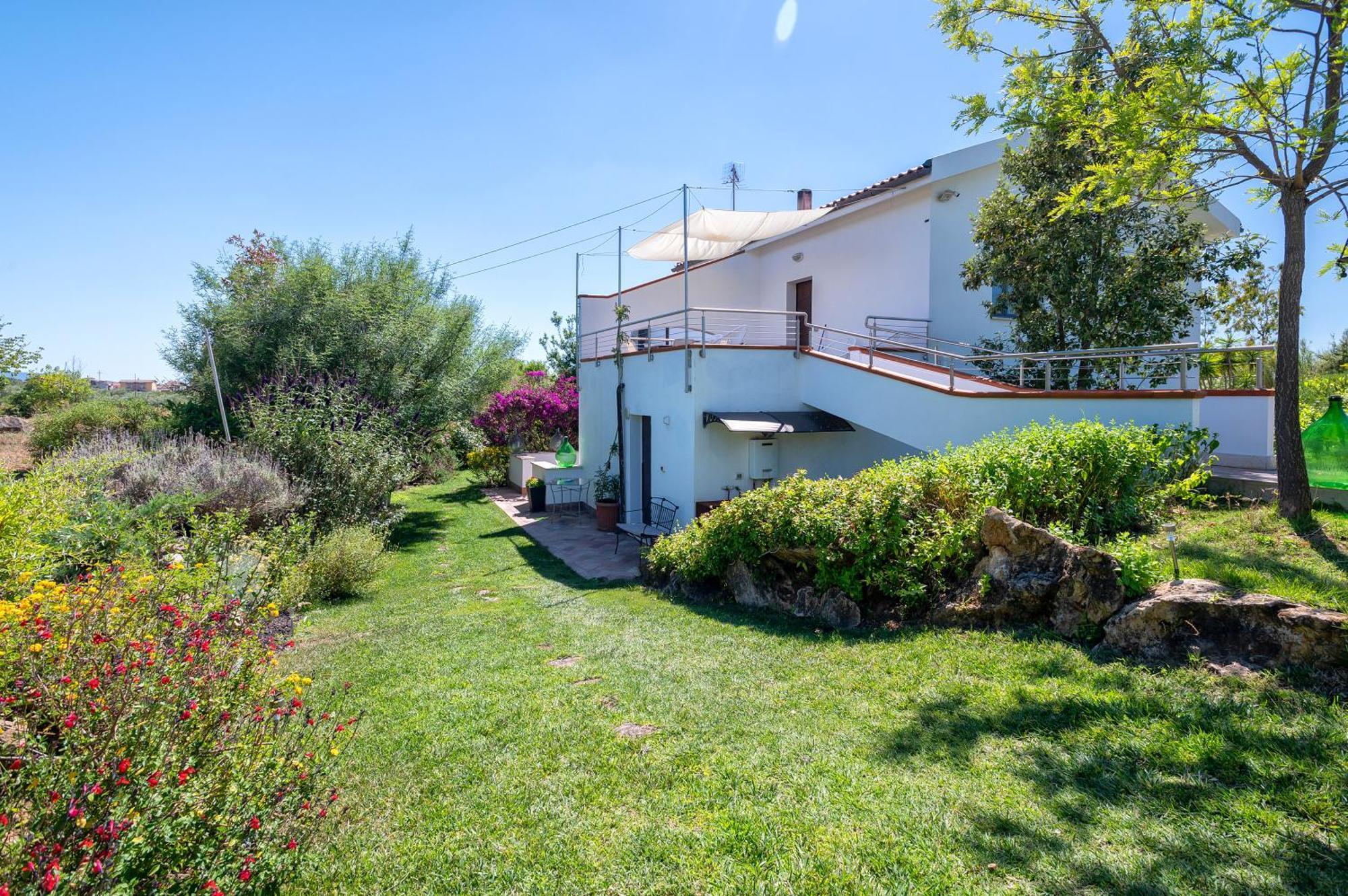 Sardinia Re - Villa Fioretta Flowers Apartments Olmedo Bagian luar foto