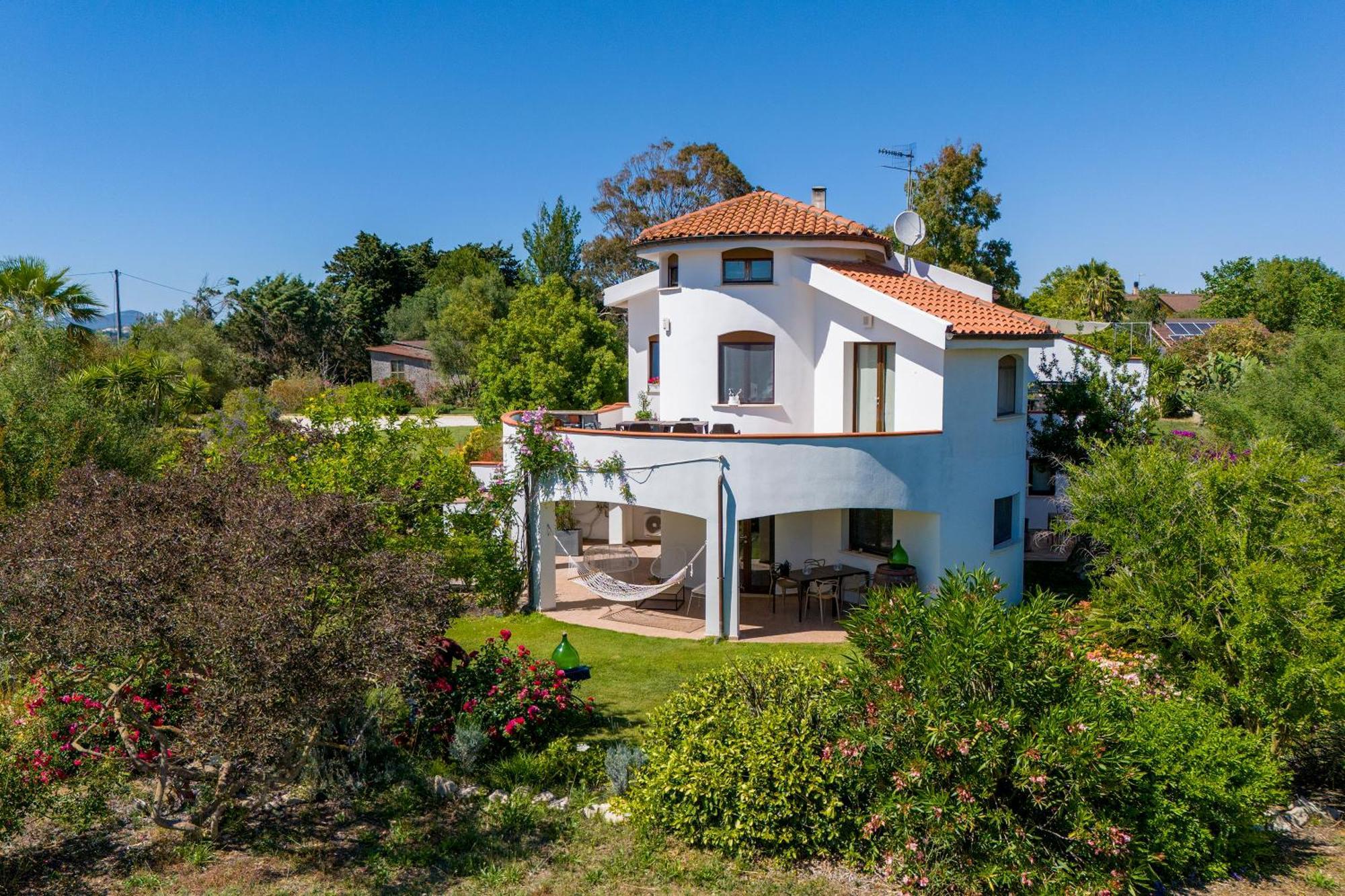 Sardinia Re - Villa Fioretta Flowers Apartments Olmedo Bagian luar foto