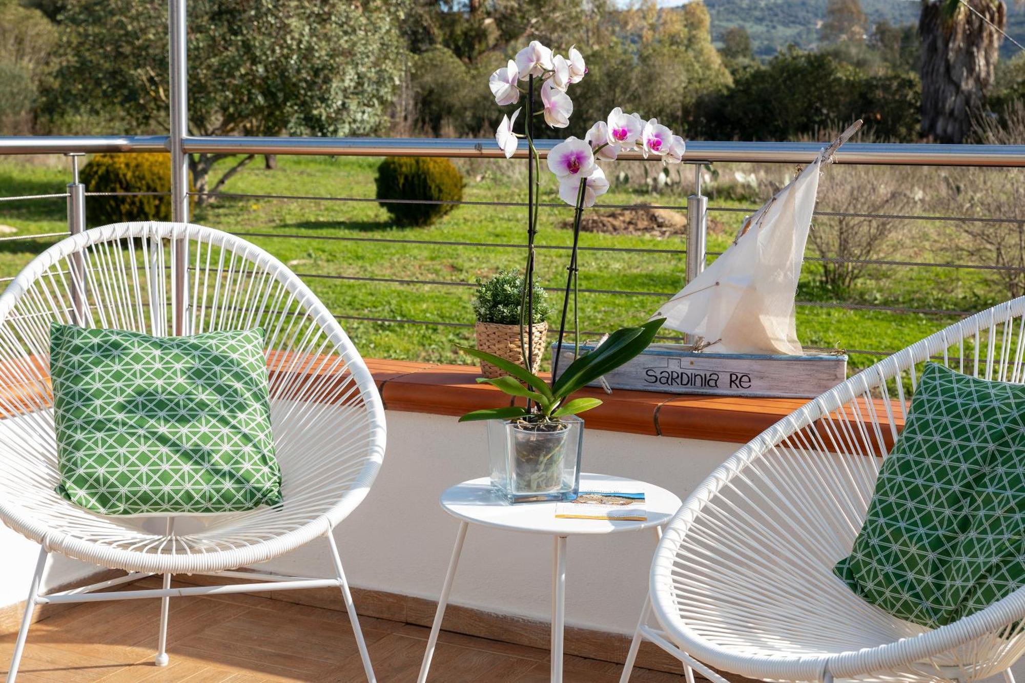 Sardinia Re - Villa Fioretta Flowers Apartments Olmedo Bagian luar foto